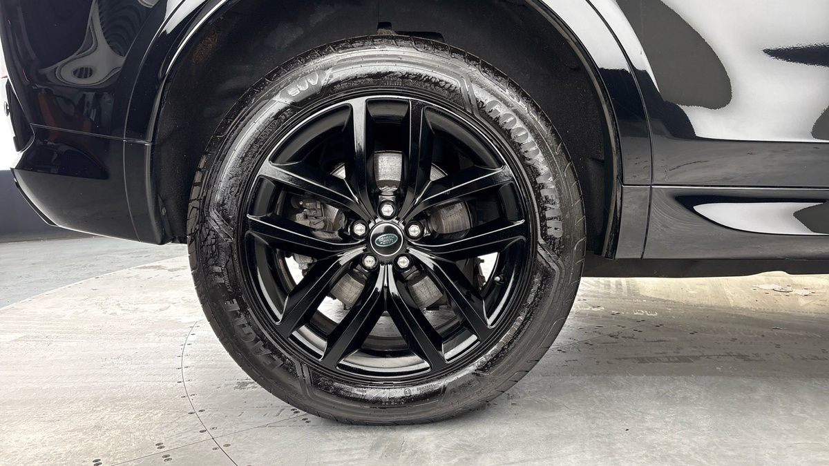 Land Rover Discovery Sport Image 10