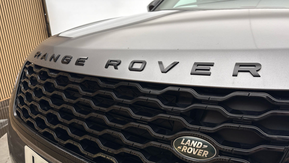 Land Rover Range Rover Velar Image 24