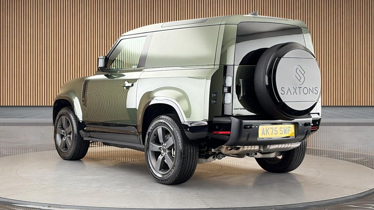 Land Rover Defender 90 Image 2