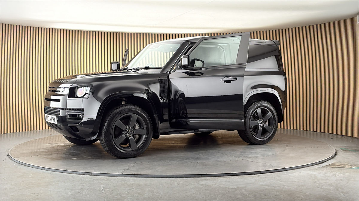 More views of Land Rover Defender 90
