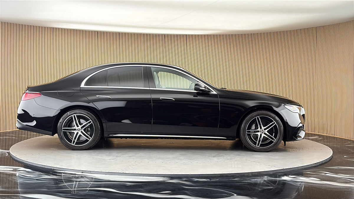 Mercedes-Benz E Class Image 16
