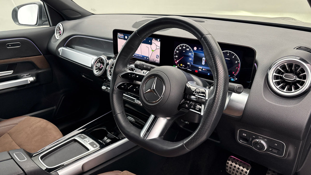 Mercedes-Benz GLB Image 5