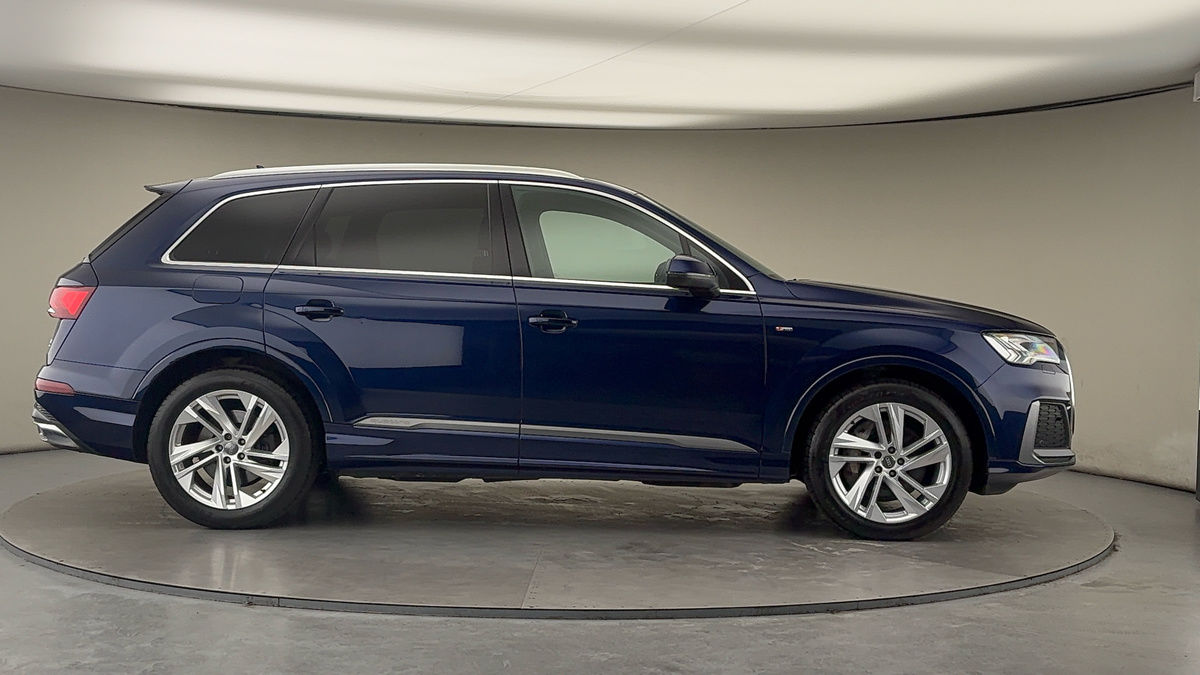 Audi Q7 Image 32