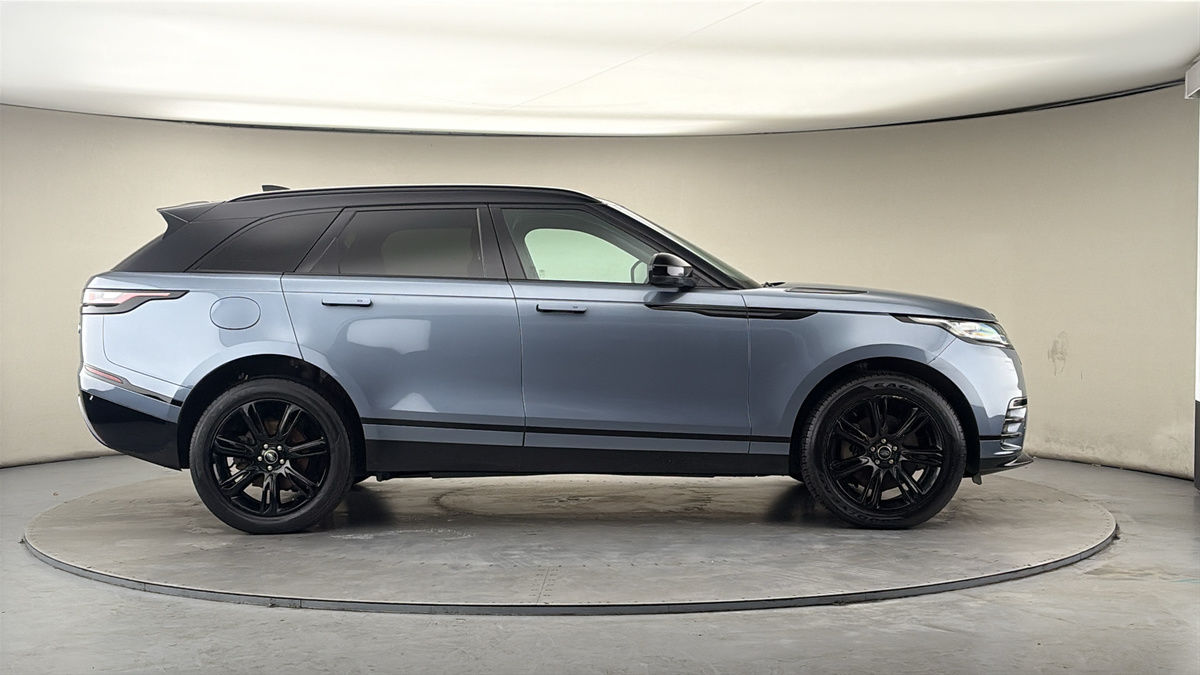 Land Rover Range Rover Velar Image 16