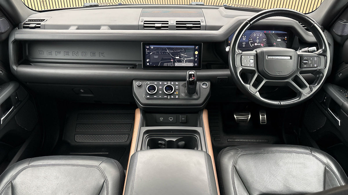 Land Rover Defender 110 Image 12