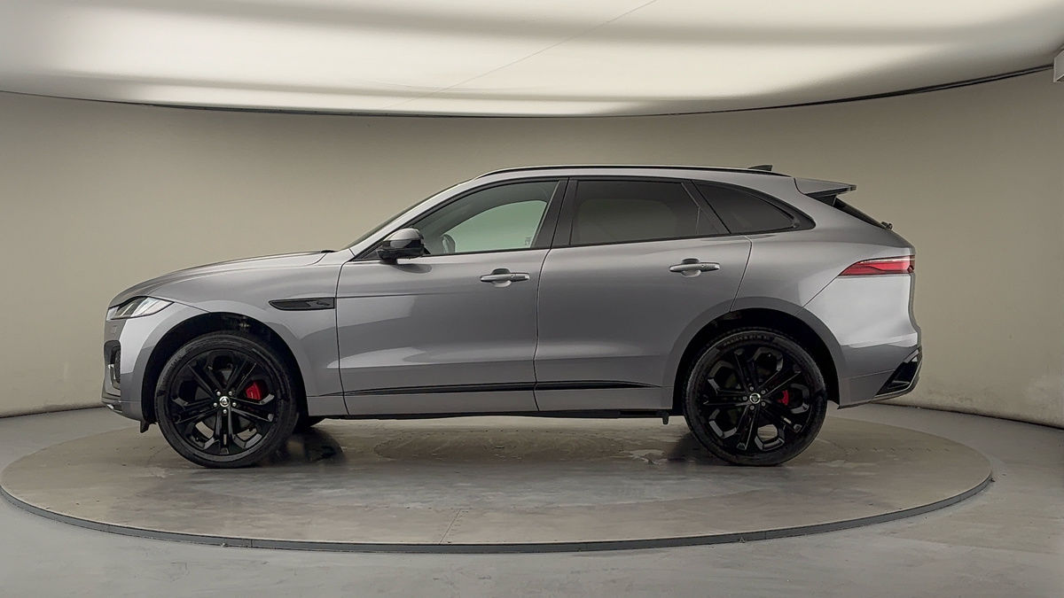 Jaguar F-PACE Image 15