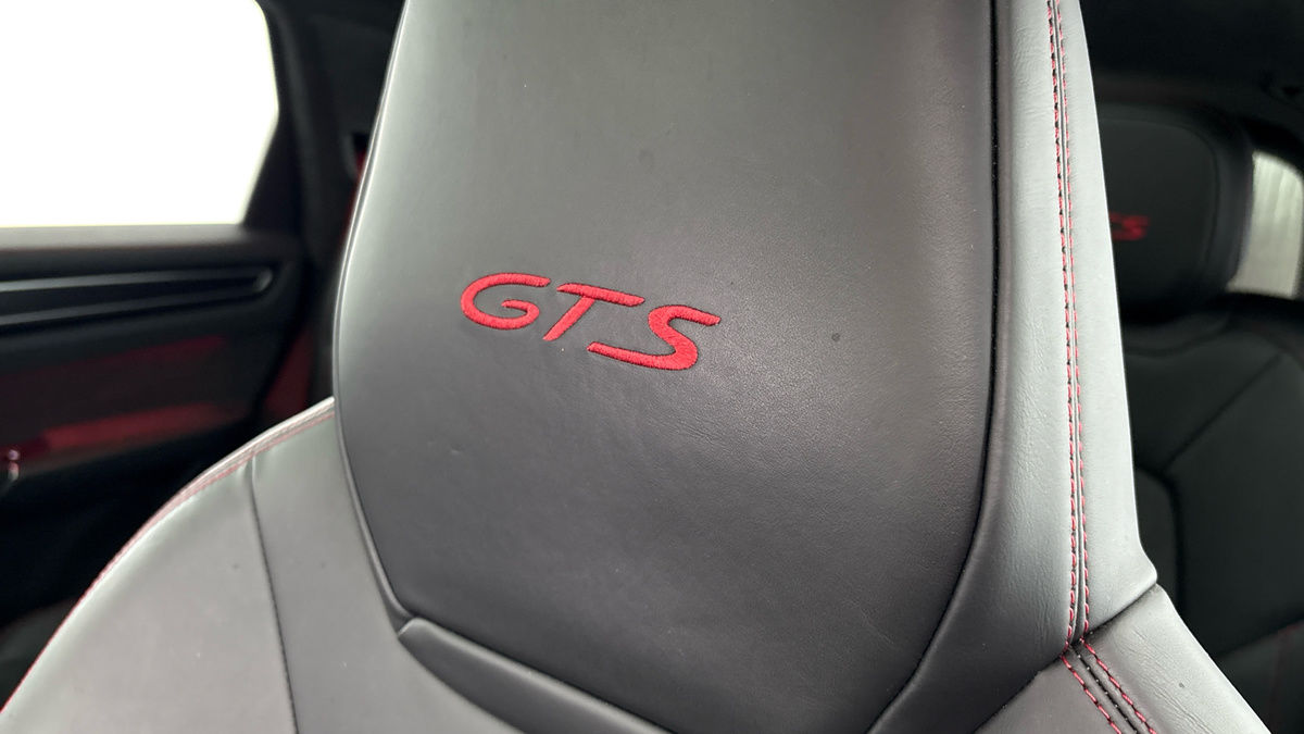 Porsche Cayenne Image 28