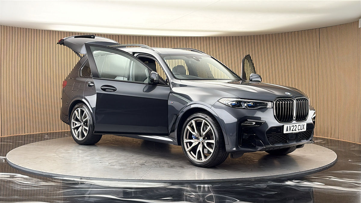 More views of BMW X7