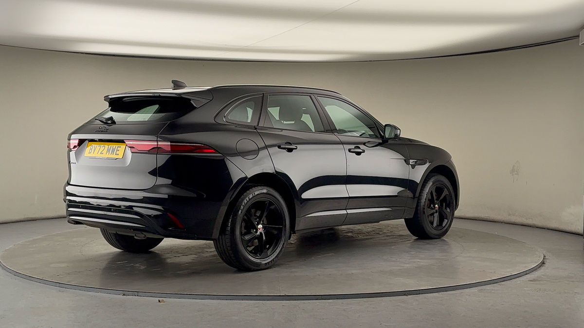 Jaguar F-PACE Image 21
