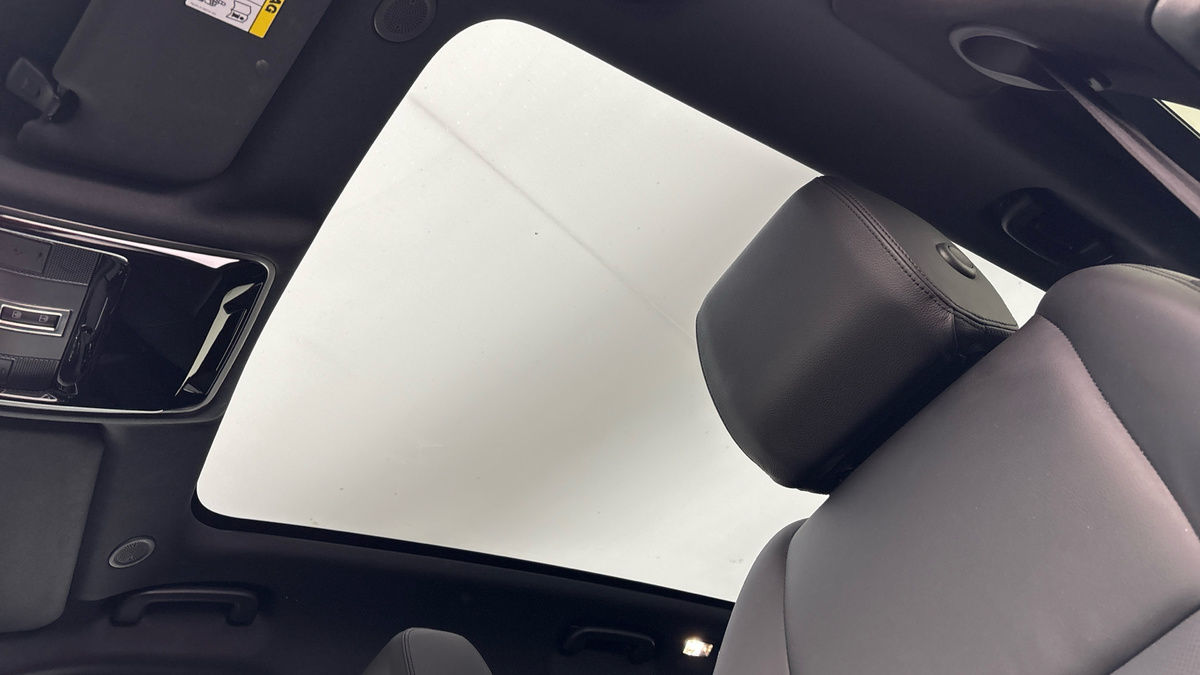 Land Rover Range Rover Velar Image 6