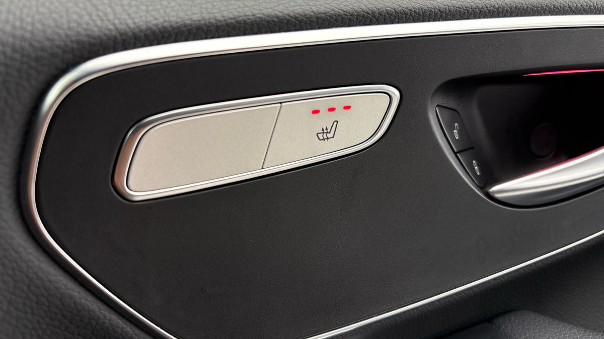 Mercedes-Benz V Class Image 29