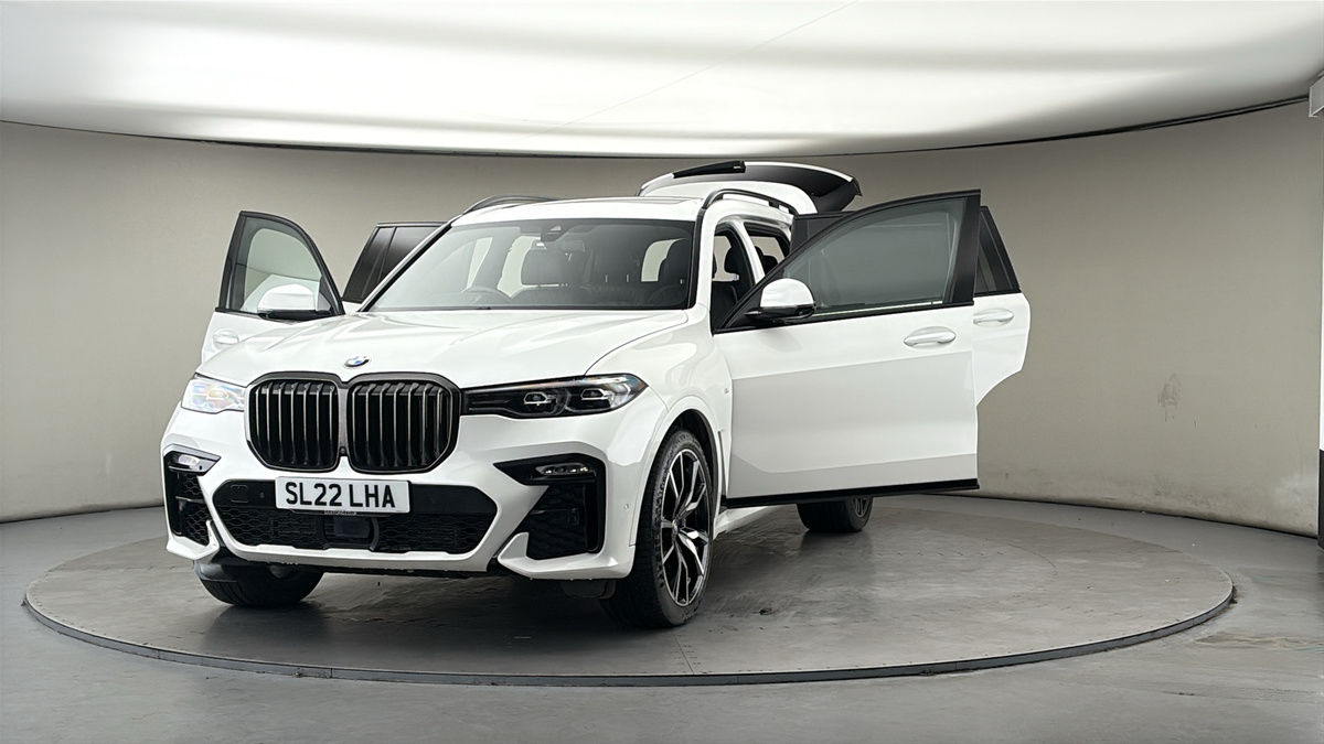 More views of BMW X7