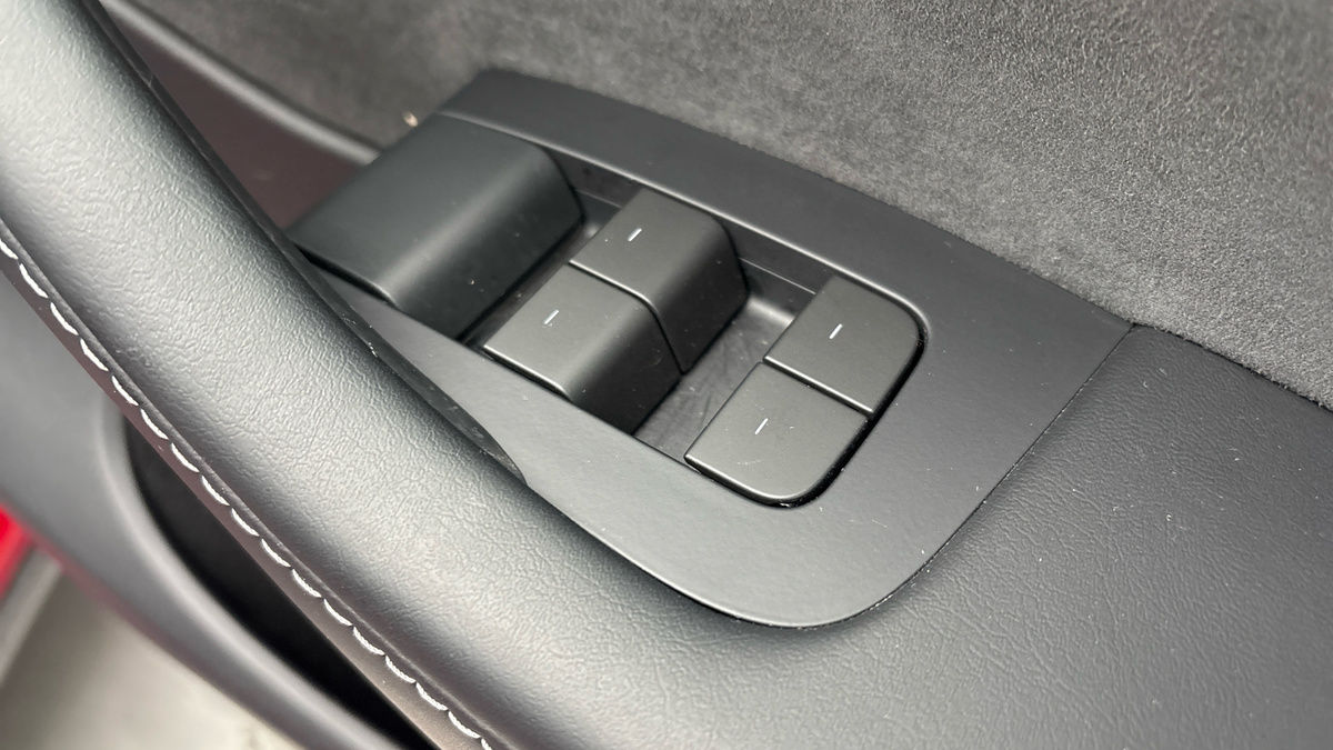 Tesla Model Y Image 25