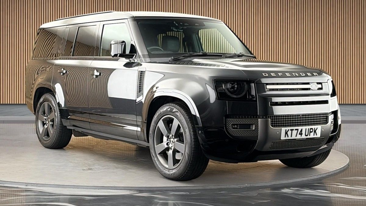 Land Rover Defender 130 Sticky Header Image