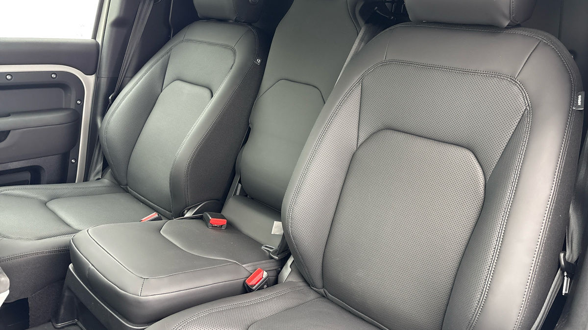 Land Rover Defender 110 Urban Image 7