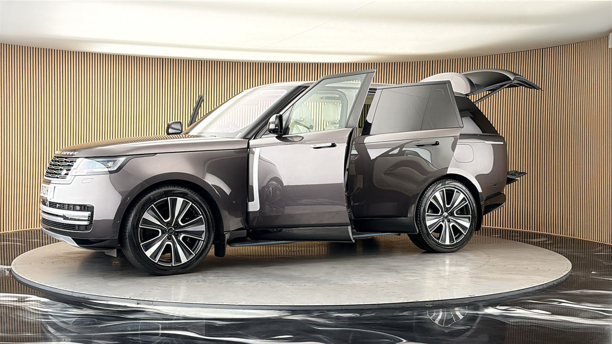 More views of Land Rover Range Rover