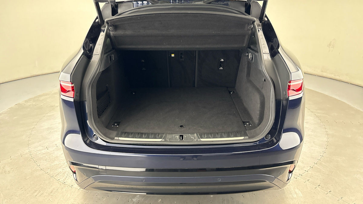 Jaguar F-PACE Image 11