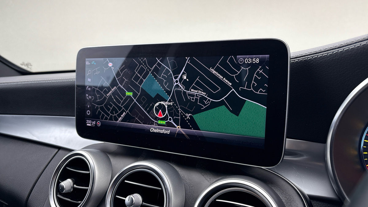 Mercedes-Benz C Class Image 17