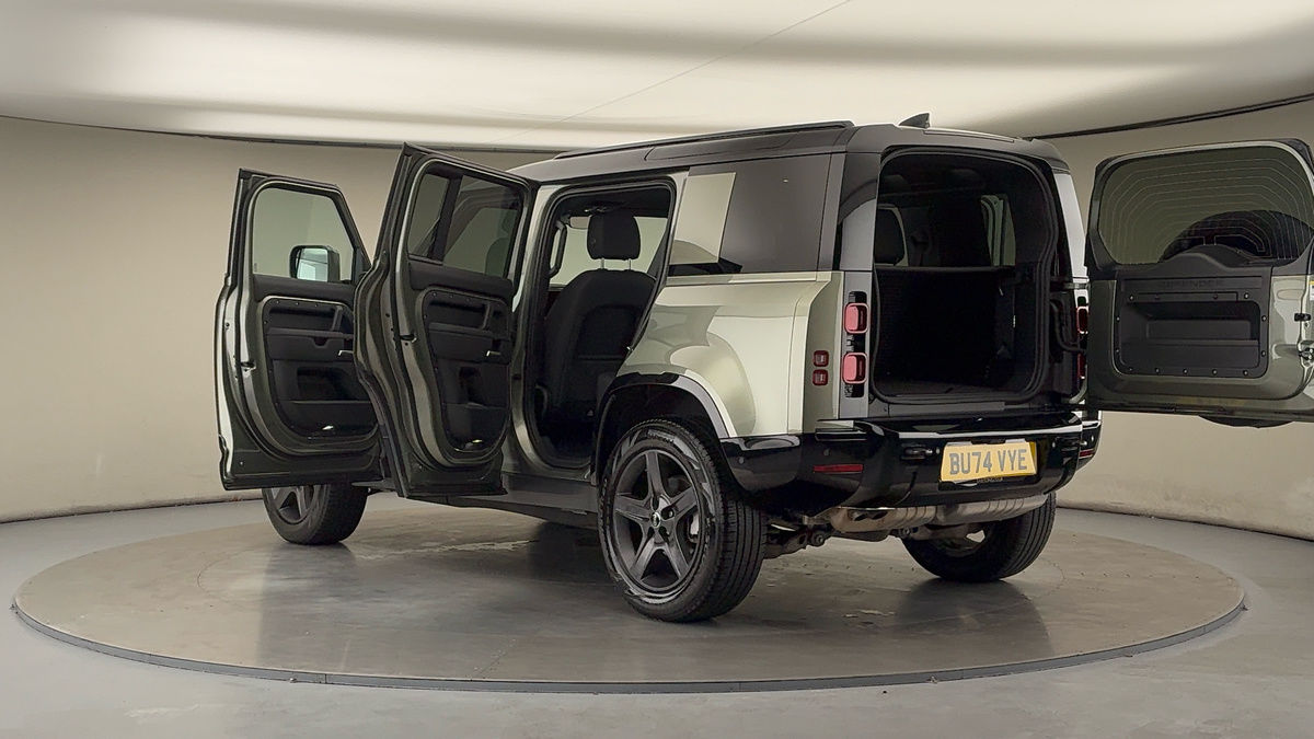 More views of Land Rover Defender 110