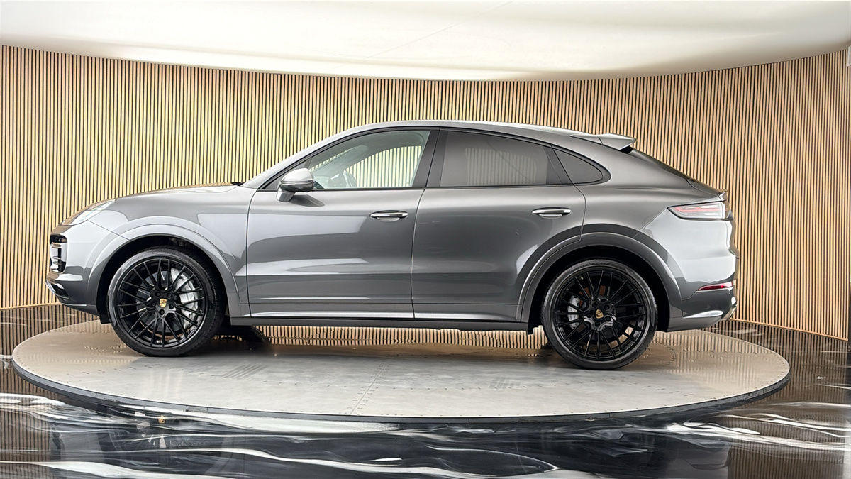 More views of Porsche Cayenne