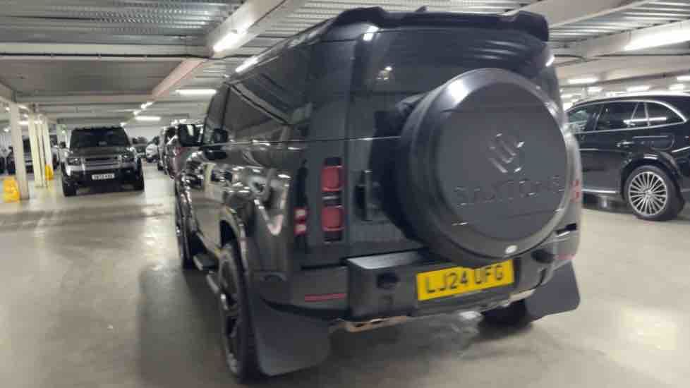 More views of Land Rover Defender 110