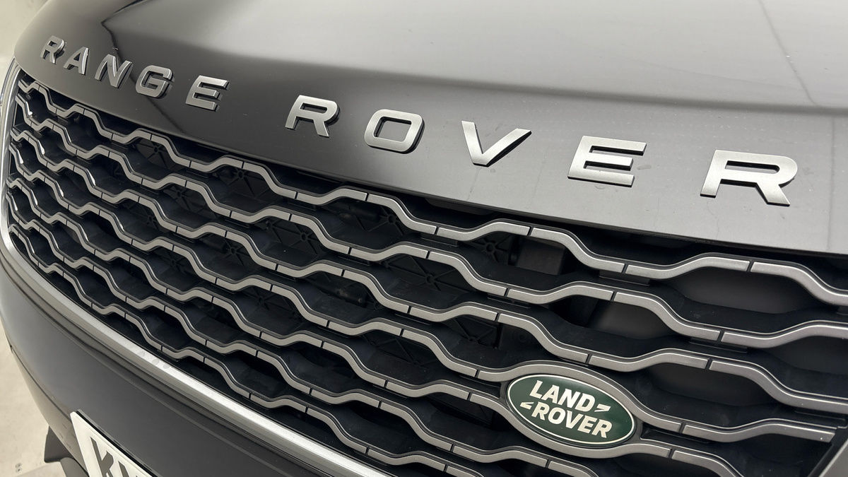 Land Rover Range Rover Velar Image 24