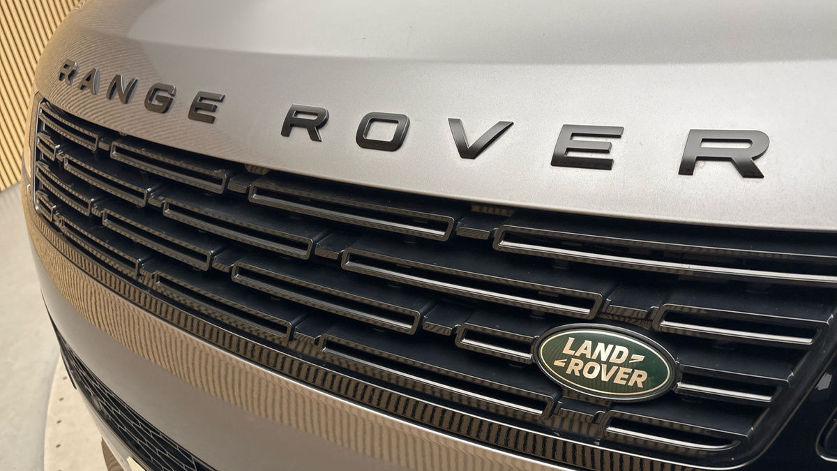 Land Rover Range Rover Sport Image 24