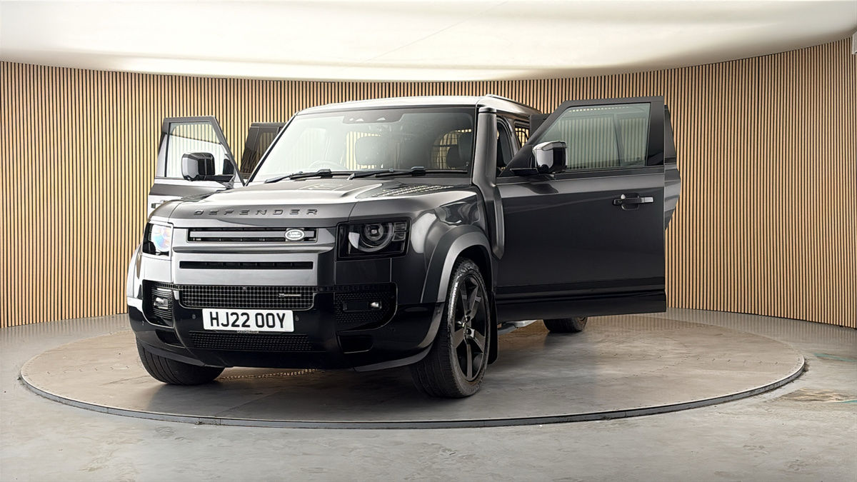 More views of Land Rover Defender 110