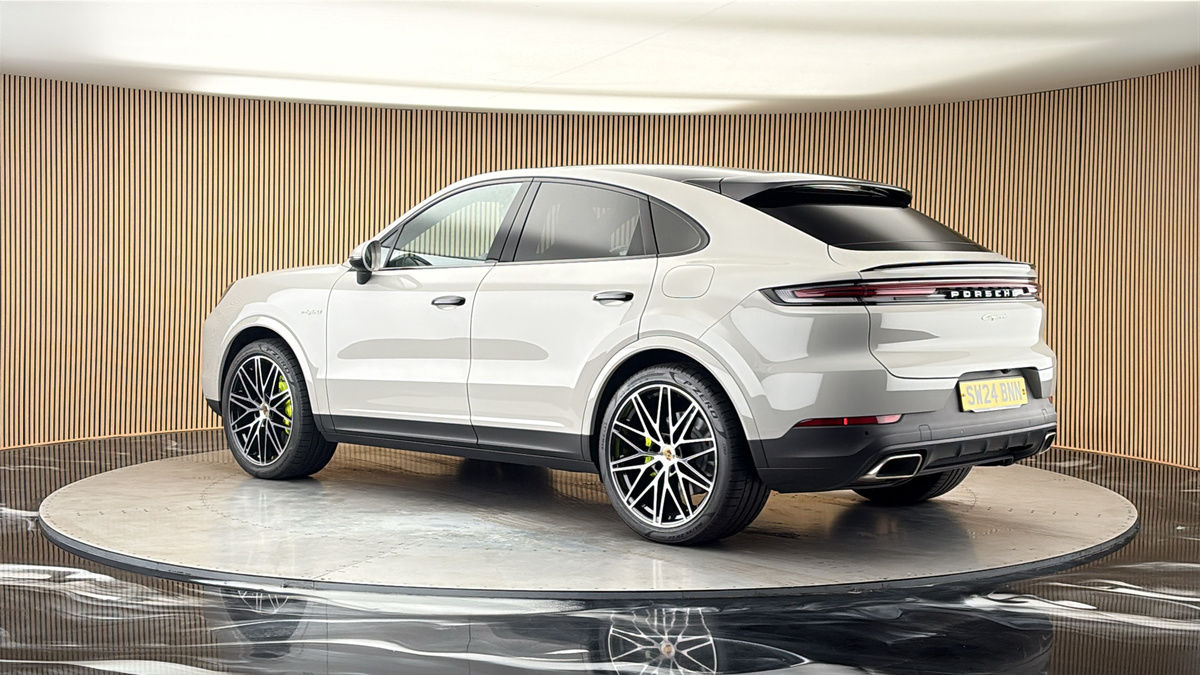 More views of Porsche Cayenne