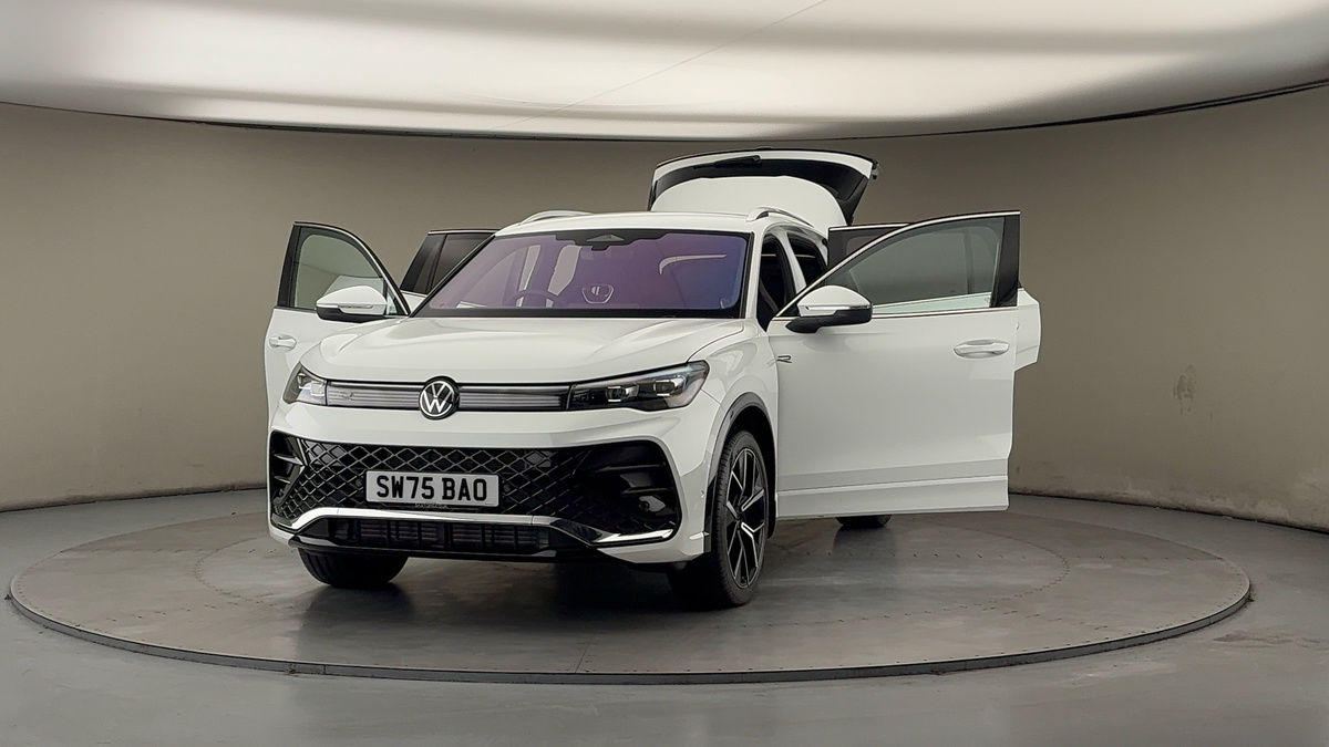 More views of Volkswagen Tiguan