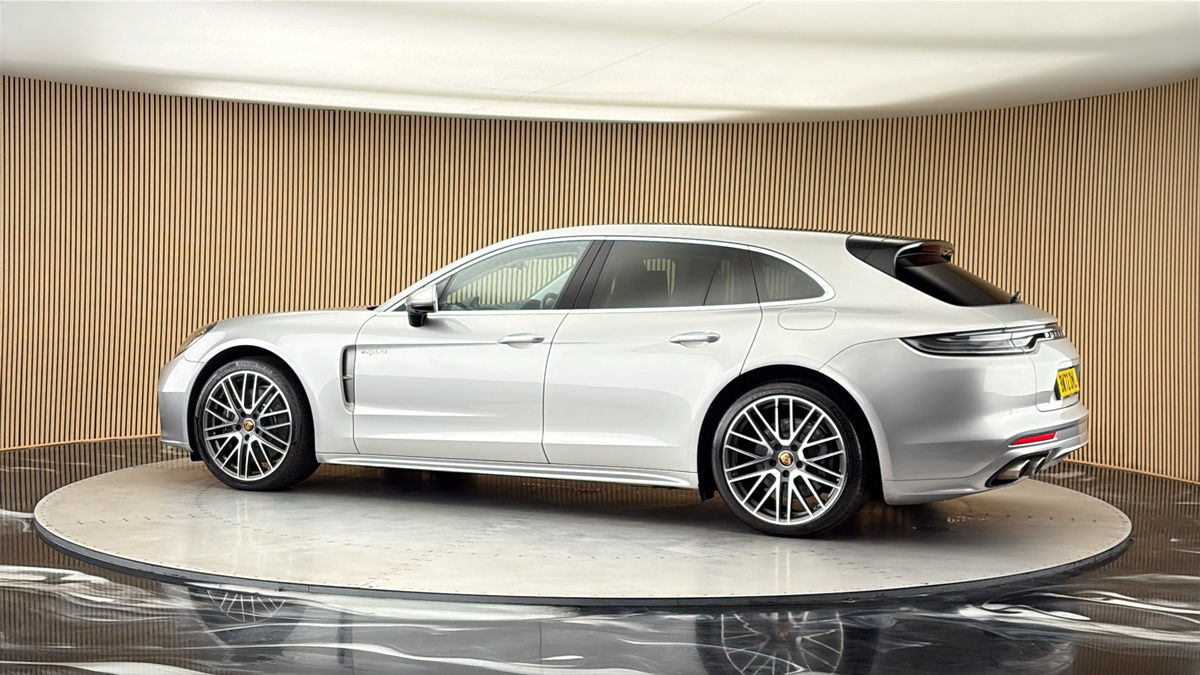 More views of Porsche Panamera