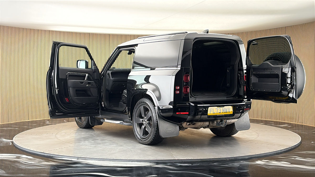 Land Rover Defender 90 Image 23