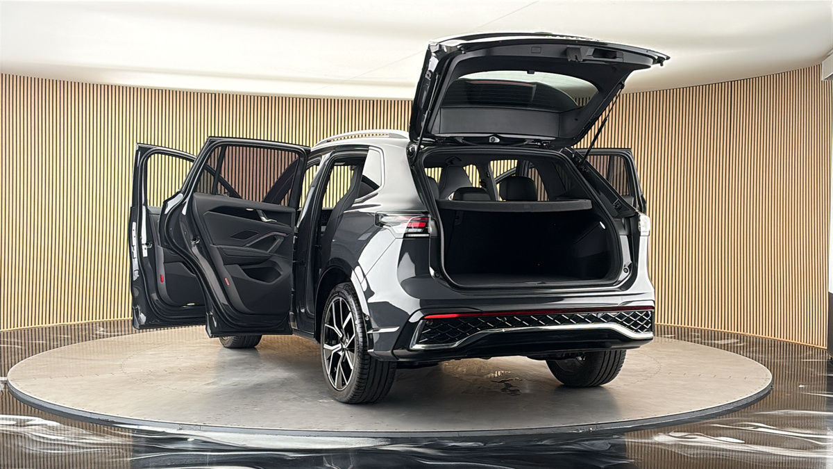 More views of Volkswagen Tiguan