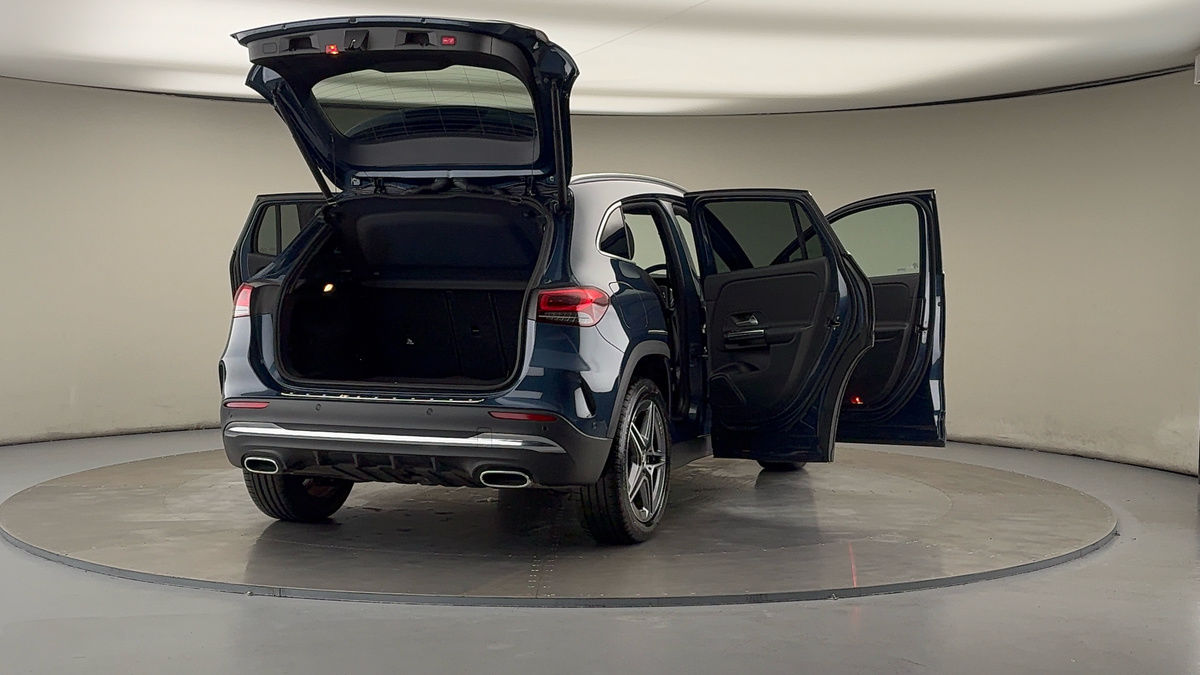More views of Mercedes-Benz GLA