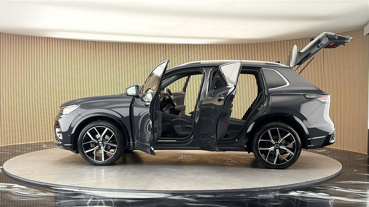 More views of Volkswagen Tiguan