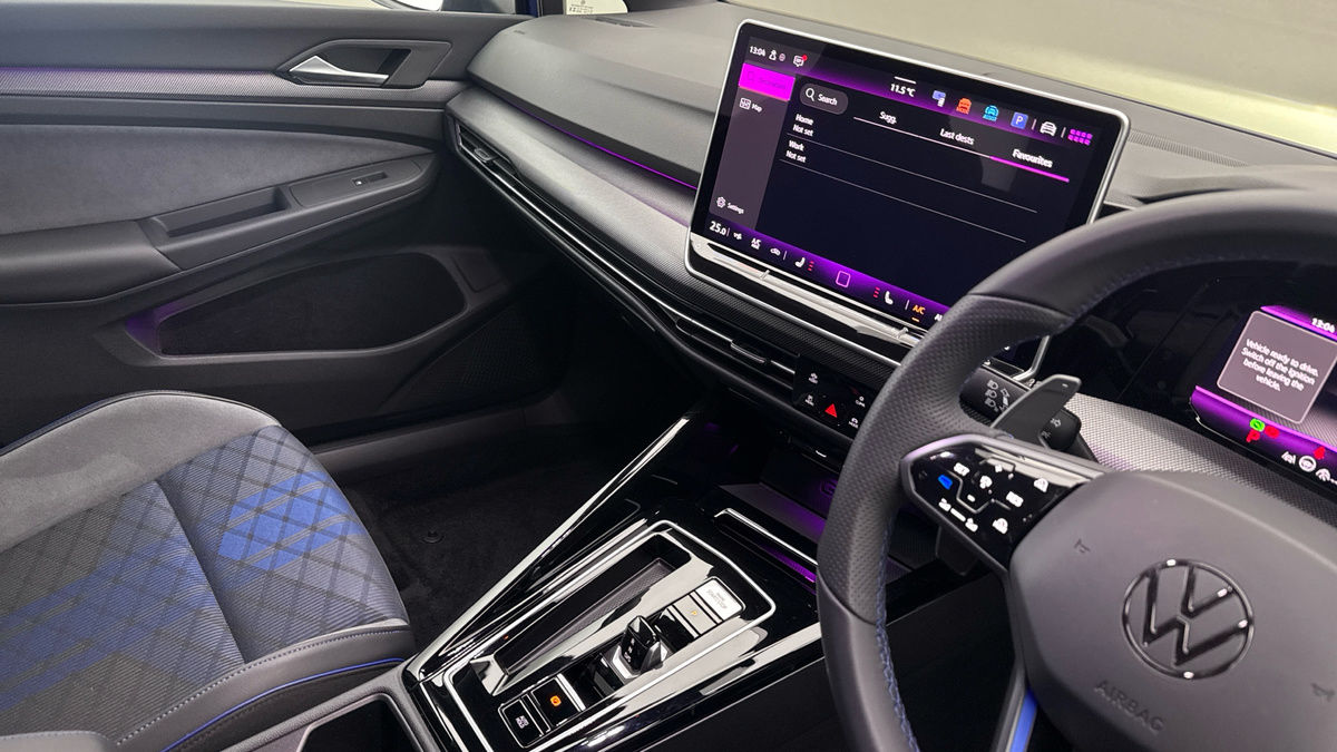 Volkswagen Golf Image 18