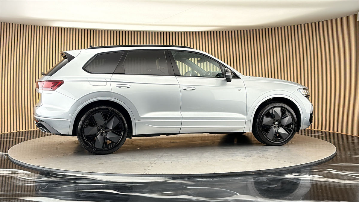 More views of Volkswagen Touareg