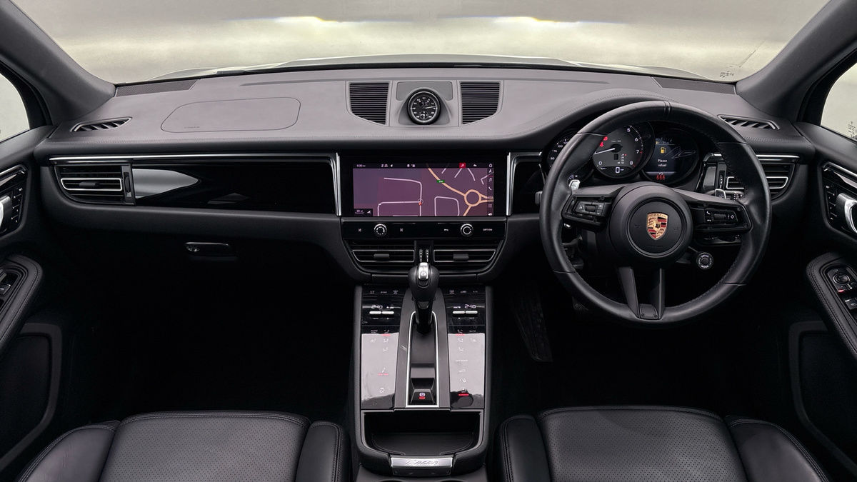 Porsche Macan Image 12