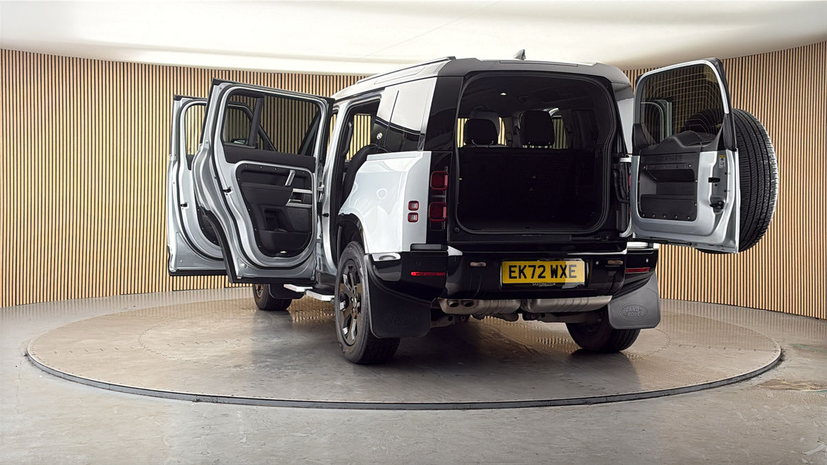More views of Land Rover Defender 110