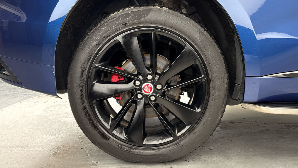 Jaguar F-PACE Image 10