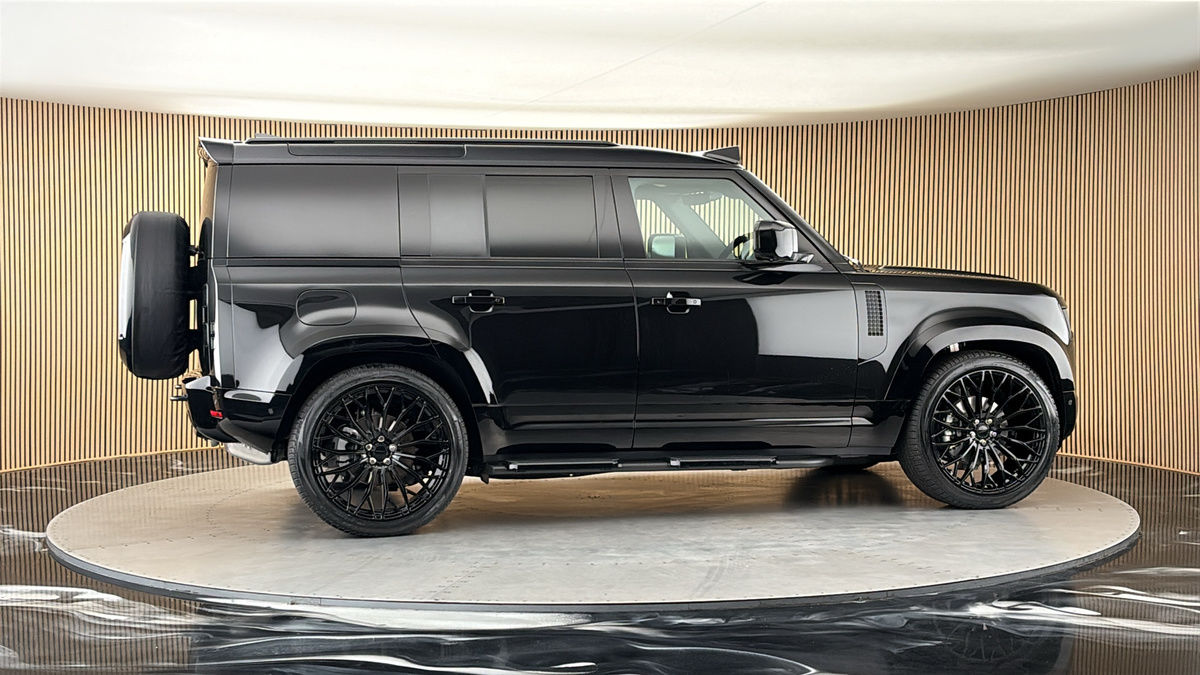 More views of Land Rover Defender 110
