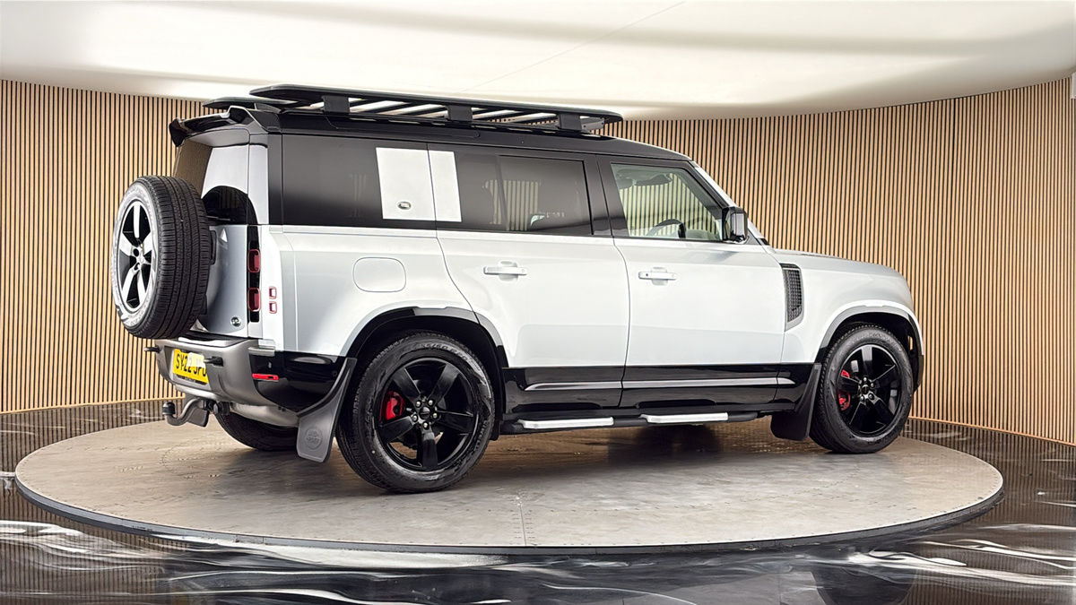 More views of Land Rover Defender 110