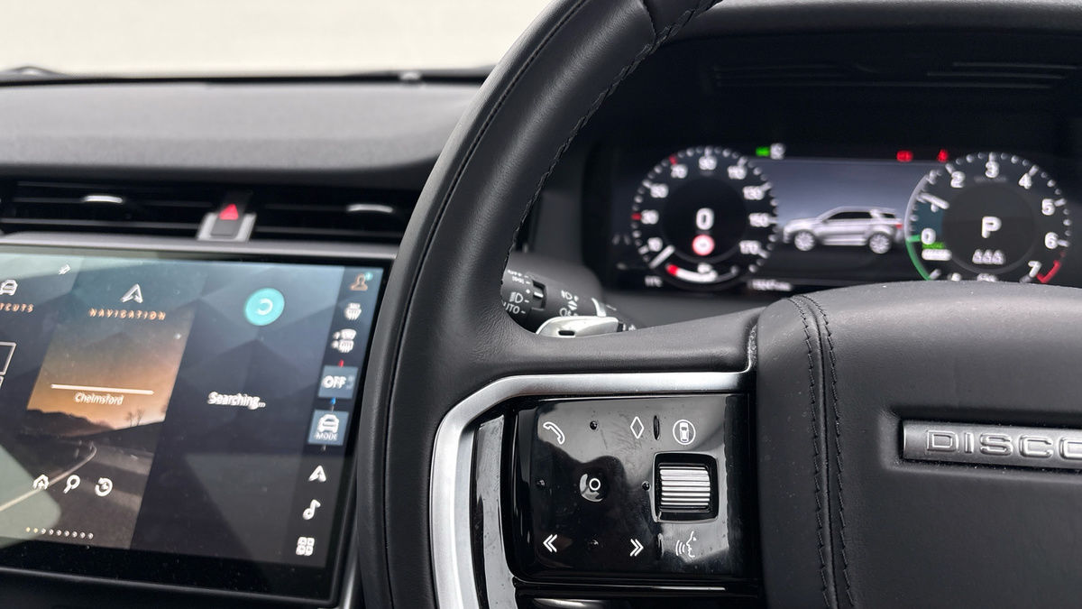 Land Rover Discovery Sport Image 13