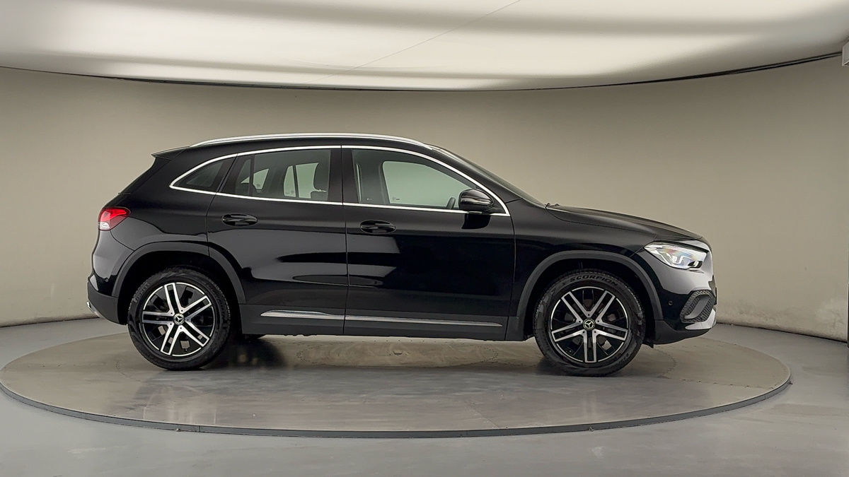 More views of Mercedes-Benz GLA
