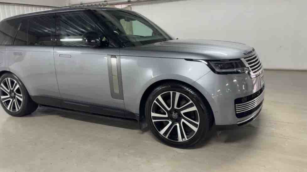 More views of Land Rover Range Rover