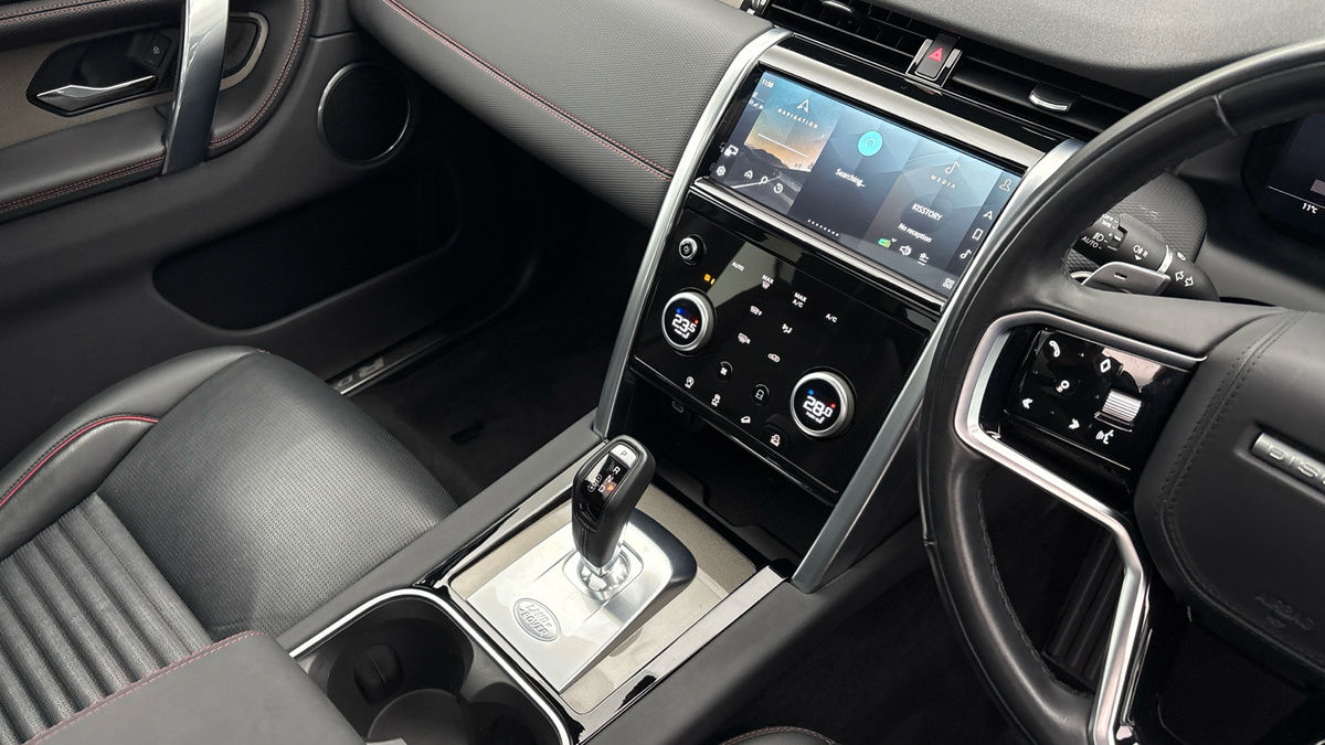Land Rover Discovery Sport Image 18