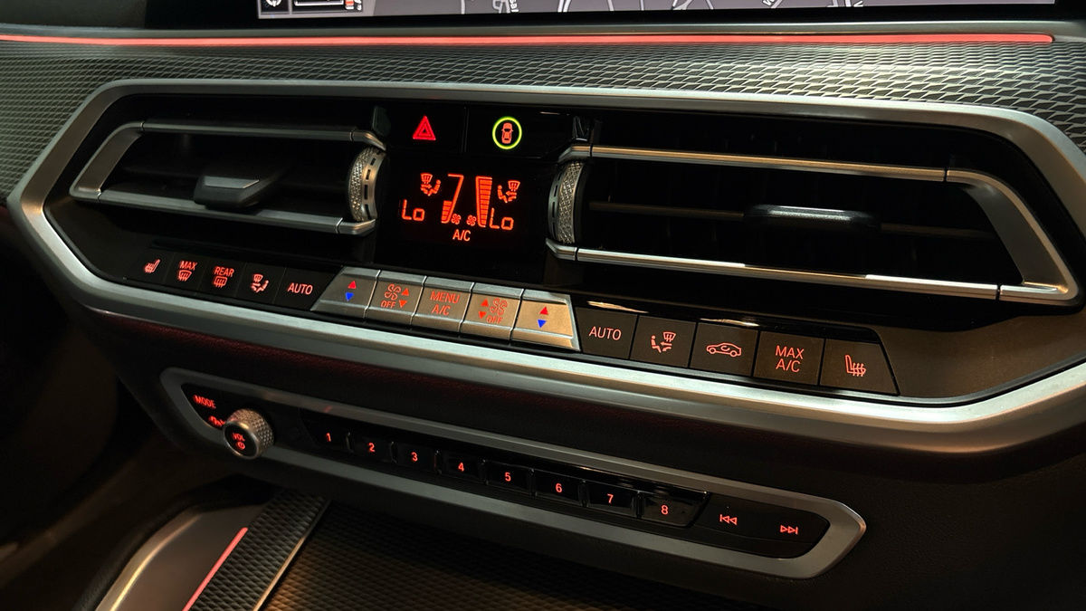 BMW X6 Image 21