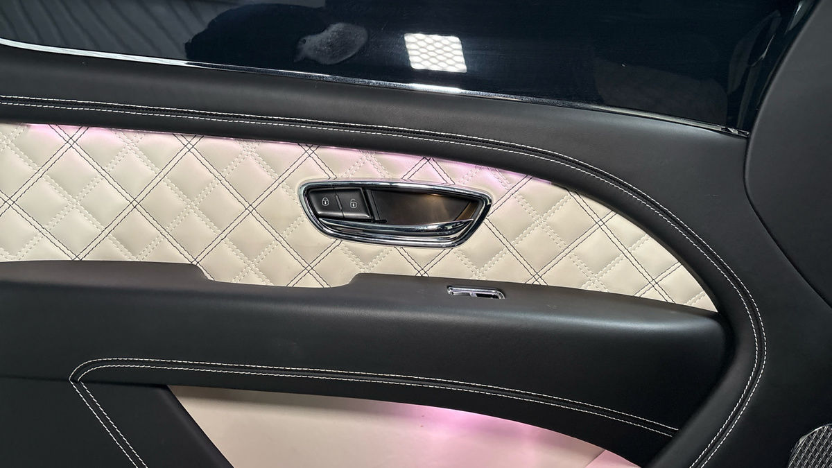 Bentley Bentayga Image 19