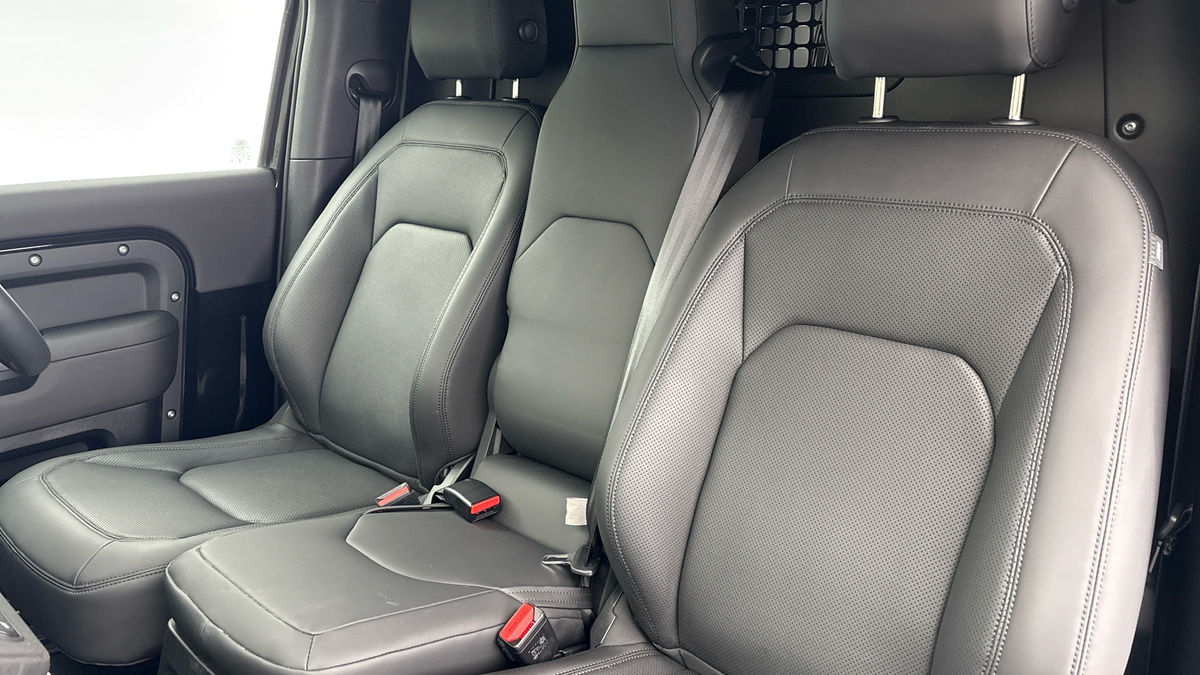 Land Rover Defender 90 Urban Image 7