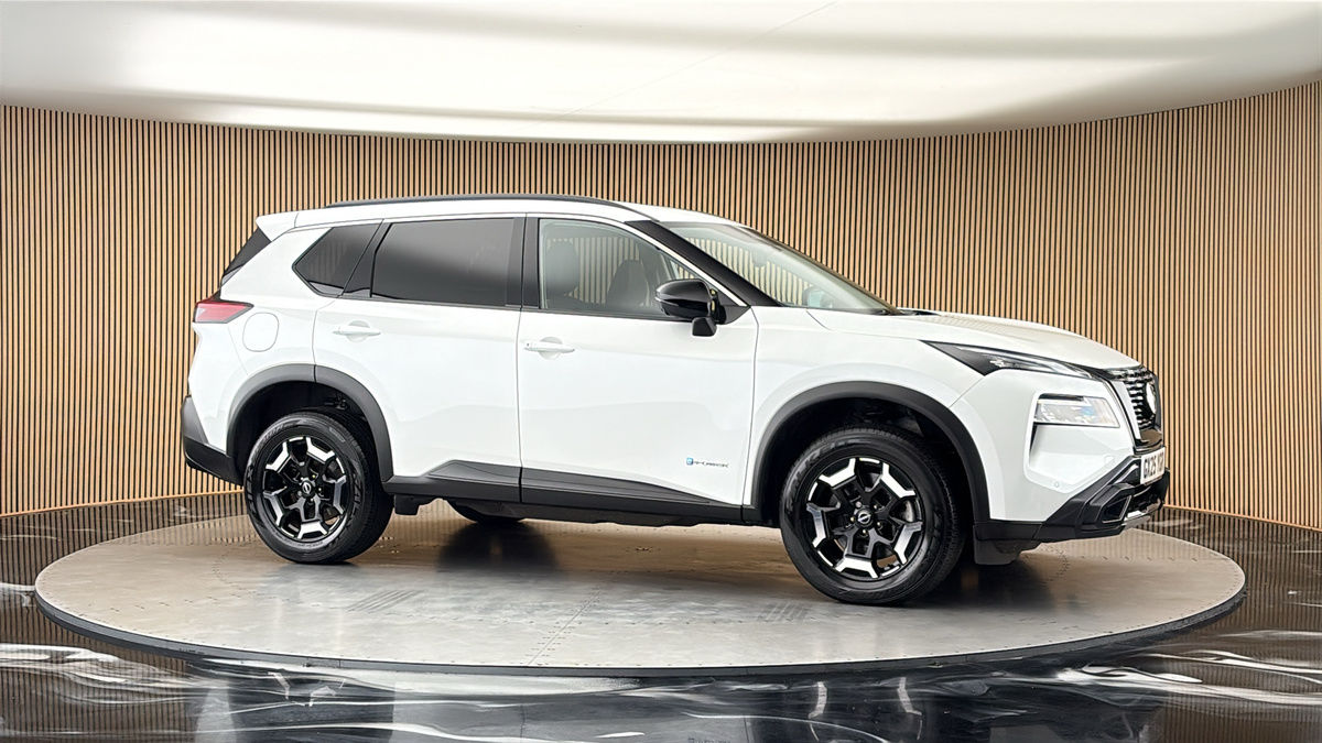 More views of Nissan X-Trail